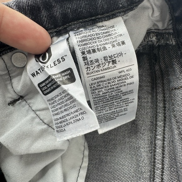 Levi's 501 High Rise Denim Jean Shorts Women Sz 30 Black Gray Distressed Cutoff - Picture 6 of 10